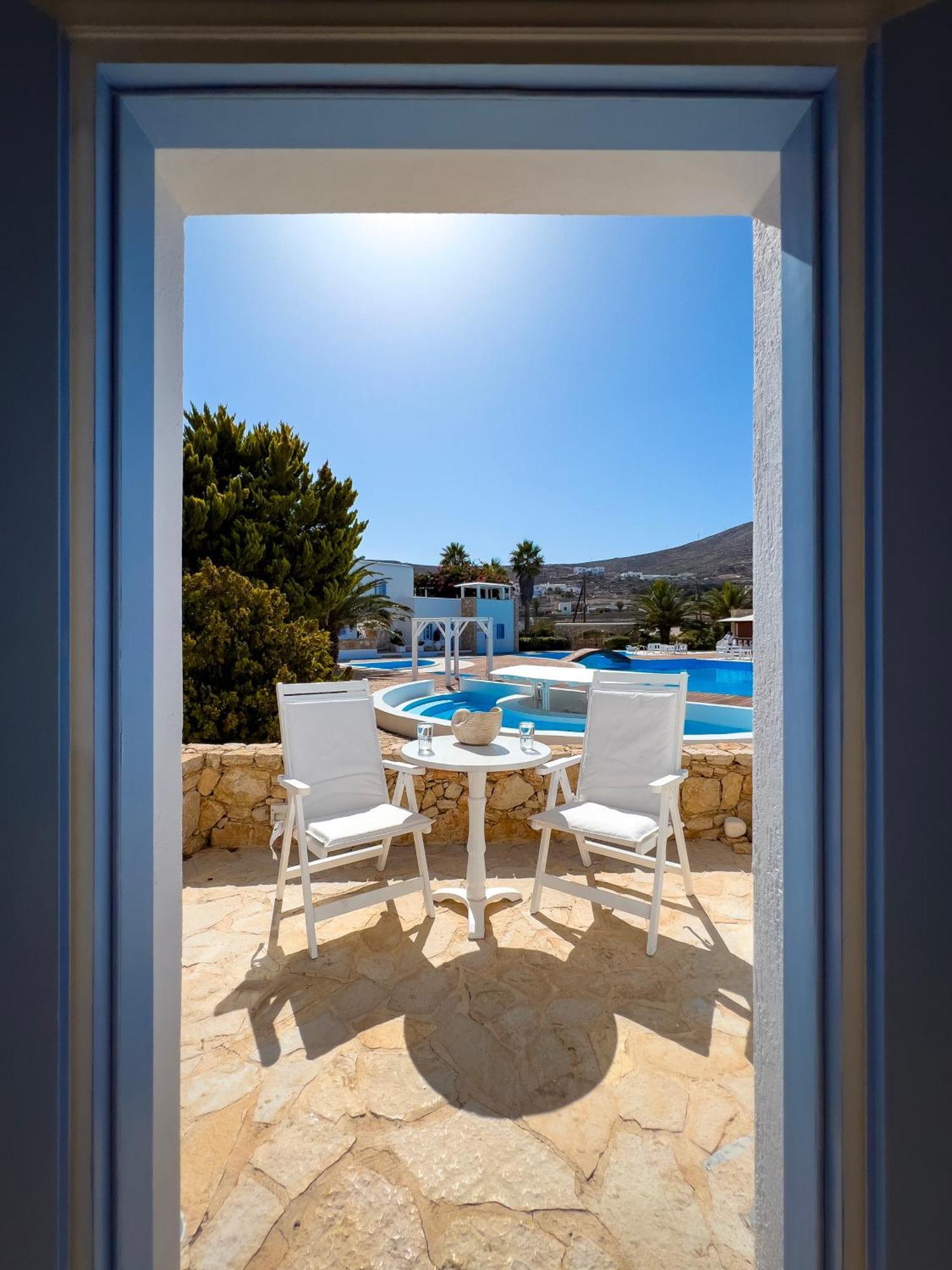 Chora Resort Hotel & Spa Folegandros Town ภายนอก รูปภาพ