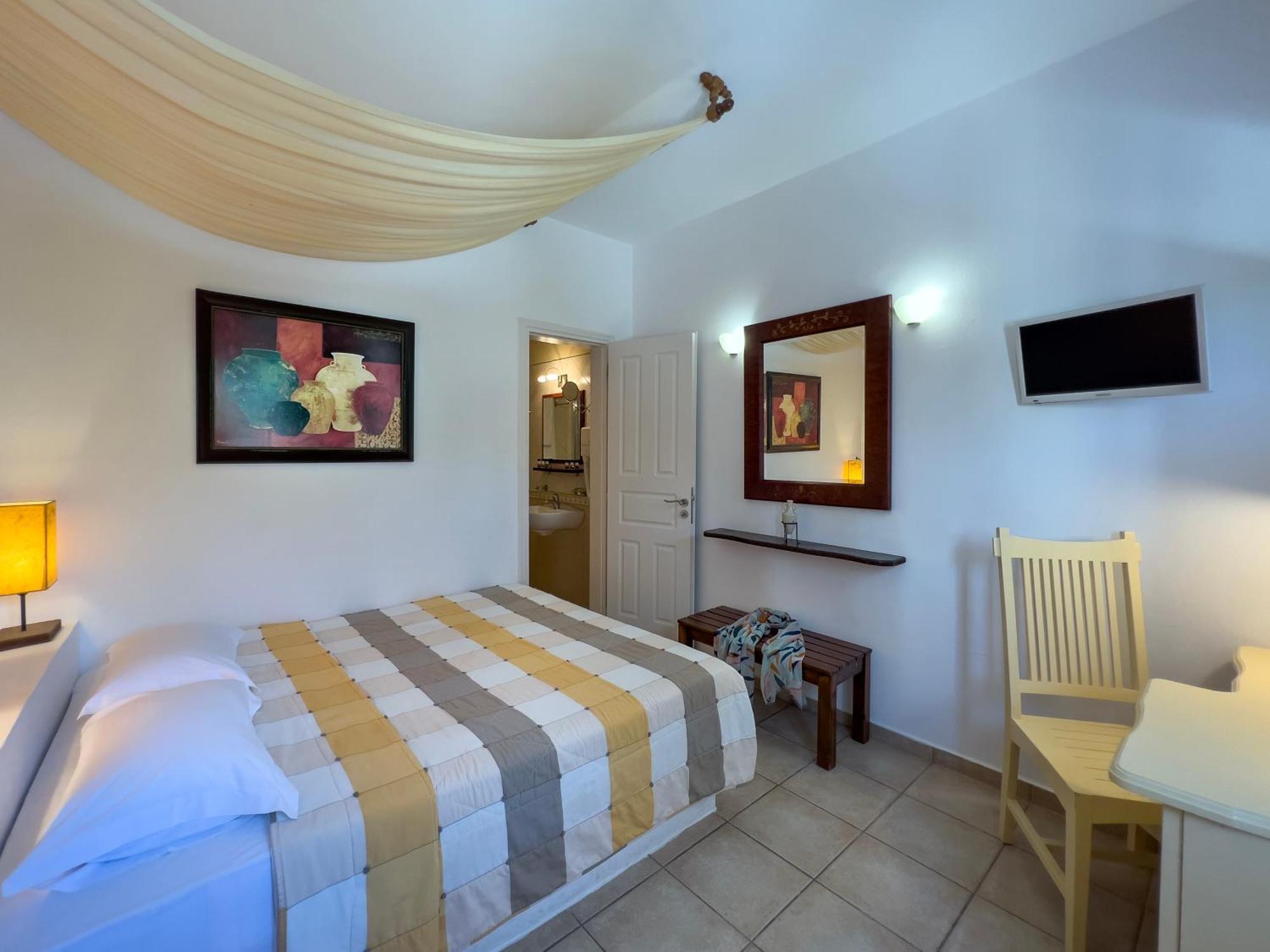 Chora Resort Hotel & Spa Folegandros Town ภายนอก รูปภาพ