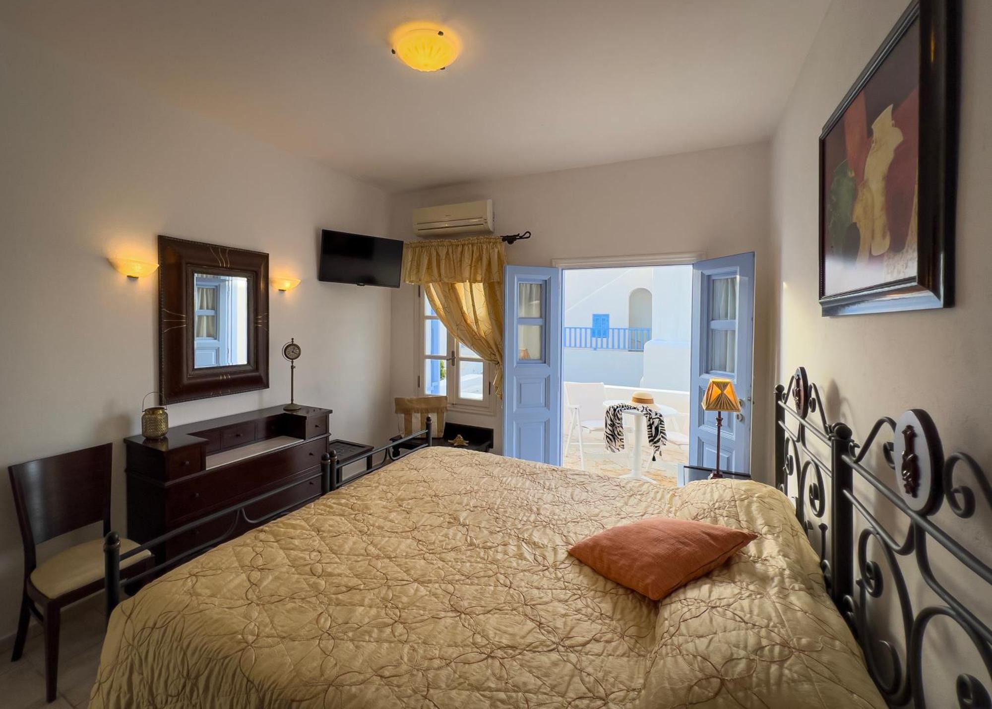 Chora Resort Hotel & Spa Folegandros Town ภายนอก รูปภาพ